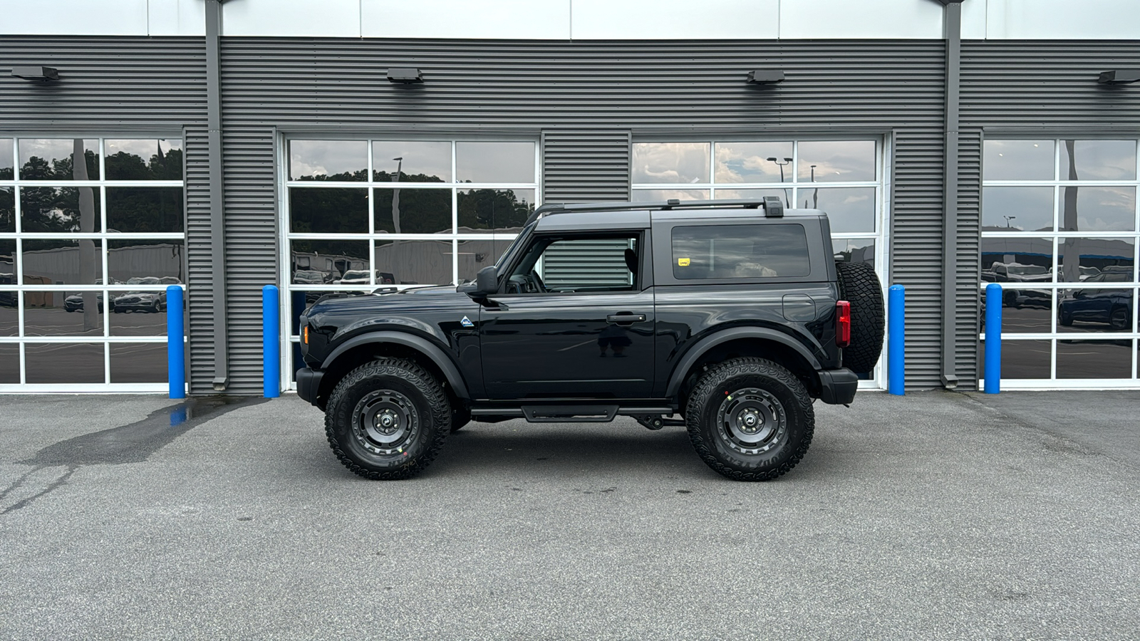 2024 Ford Bronco Black Diamond 2