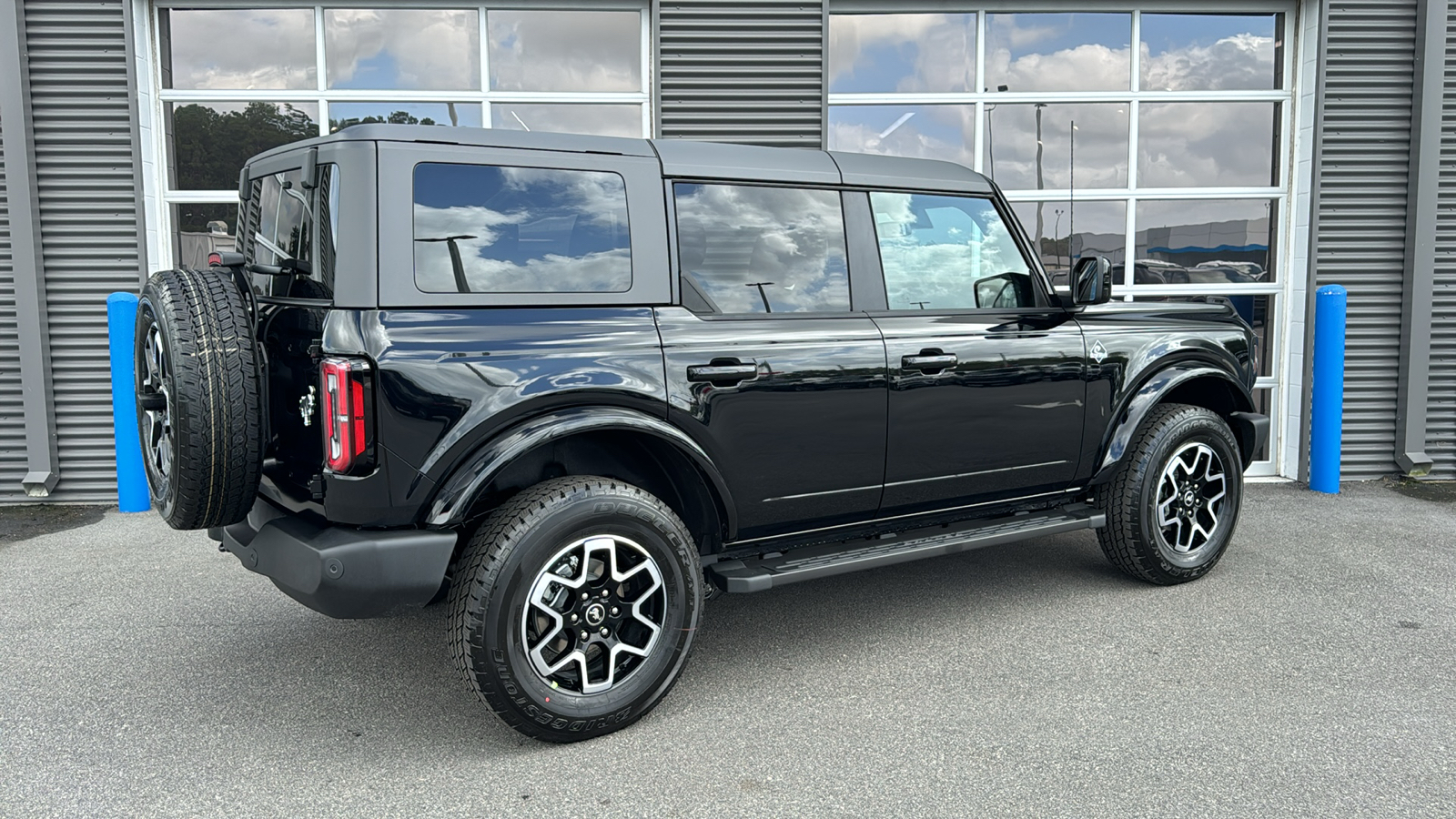 2024 Ford Bronco Outer Banks 7