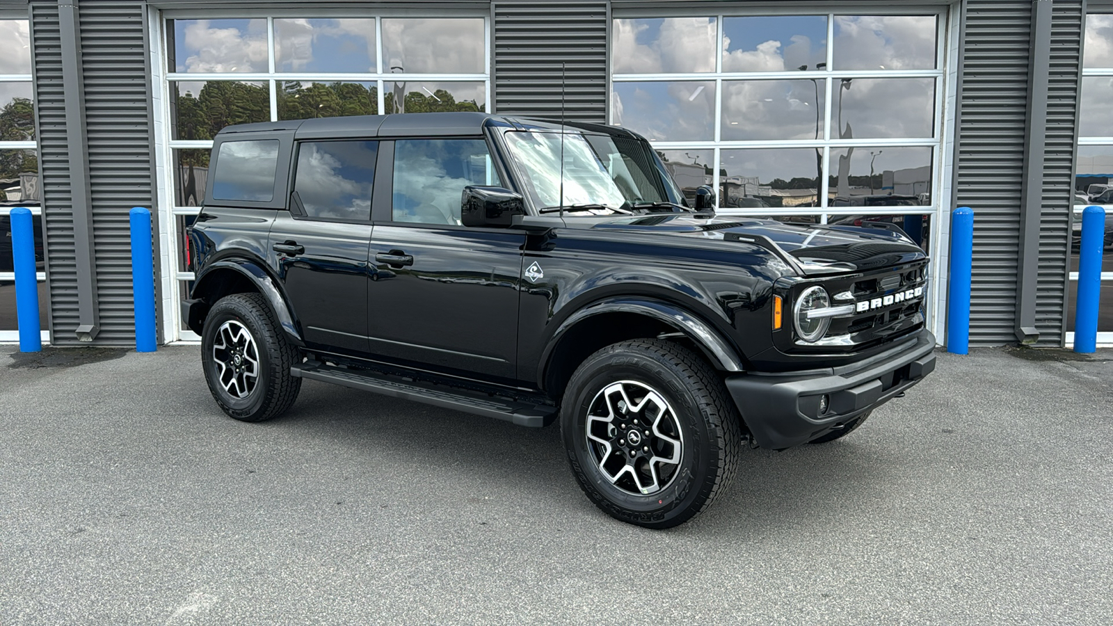 2024 Ford Bronco Outer Banks 9