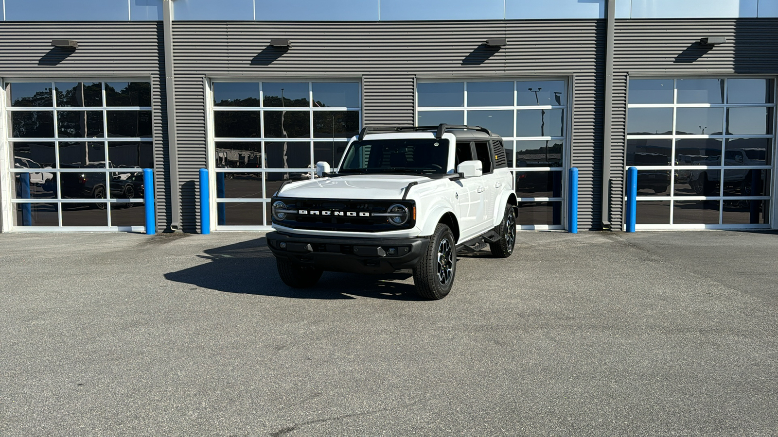 2024 Ford Bronco Outer Banks 1