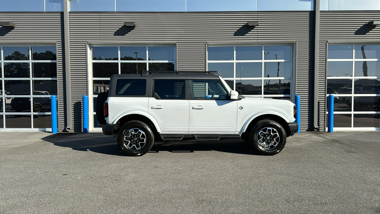 2024 Ford Bronco Outer Banks 8