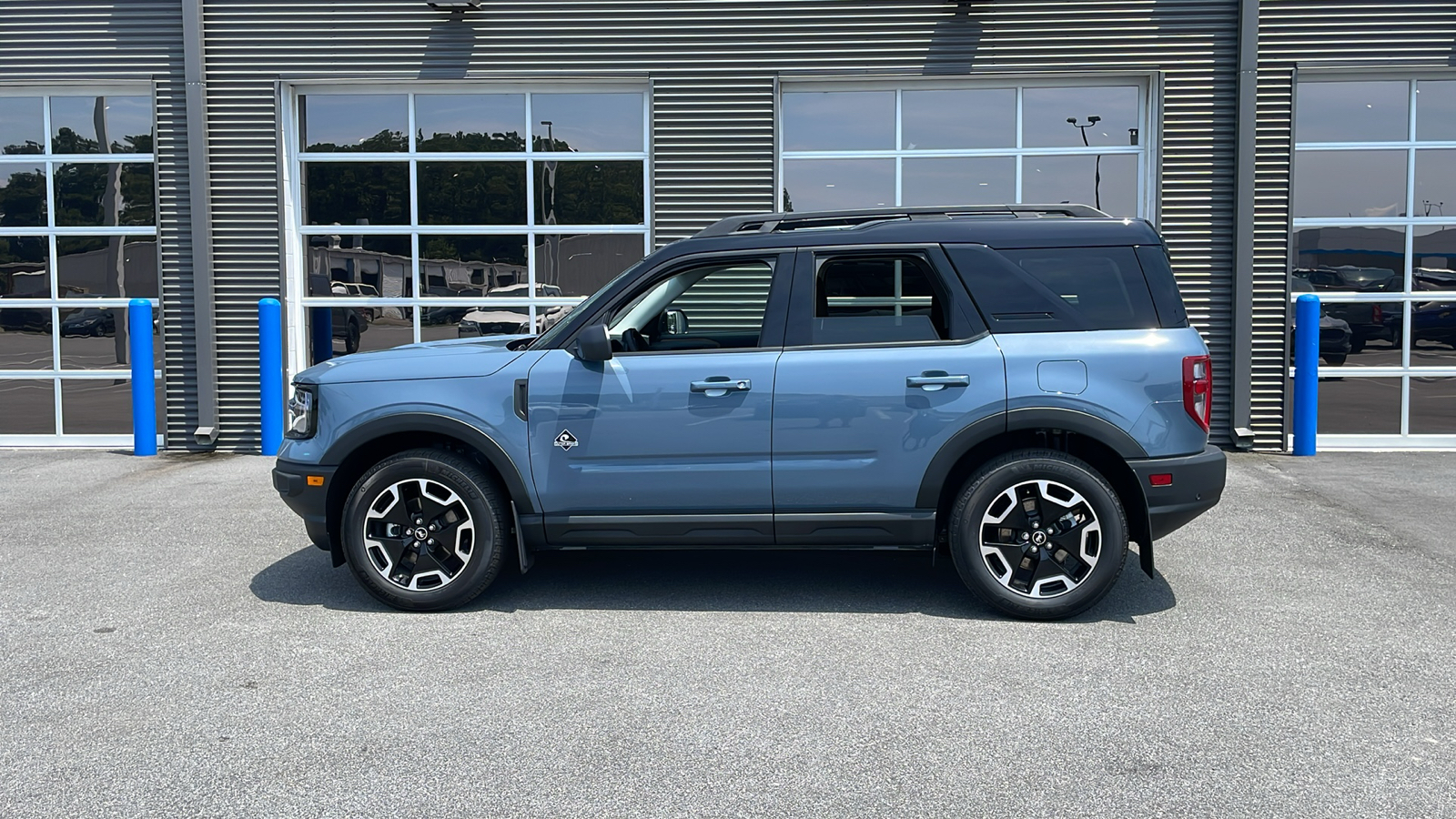 2024 Ford Bronco Sport Outer Banks 2