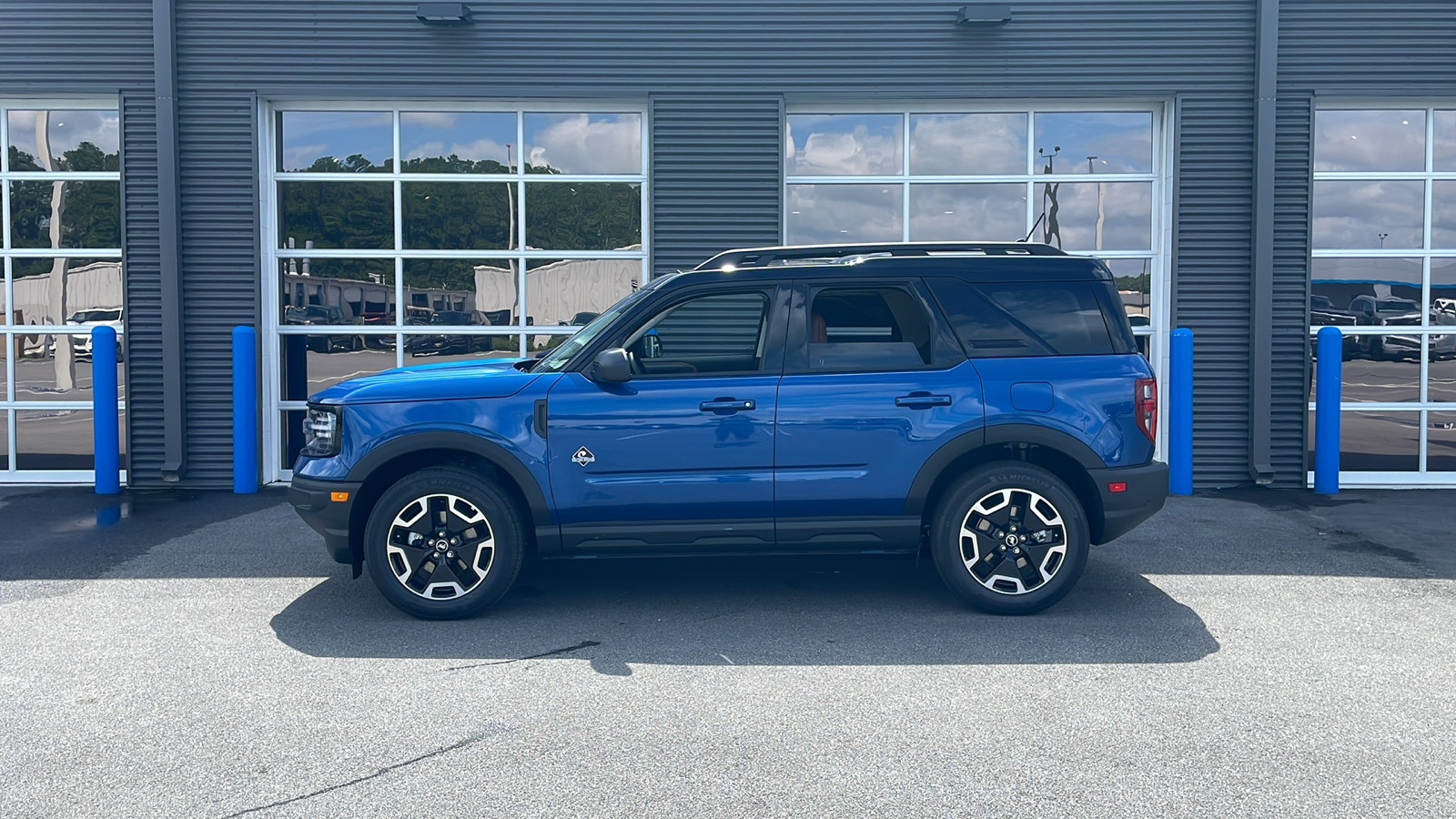 2024 Ford Bronco Sport Outer Banks 2