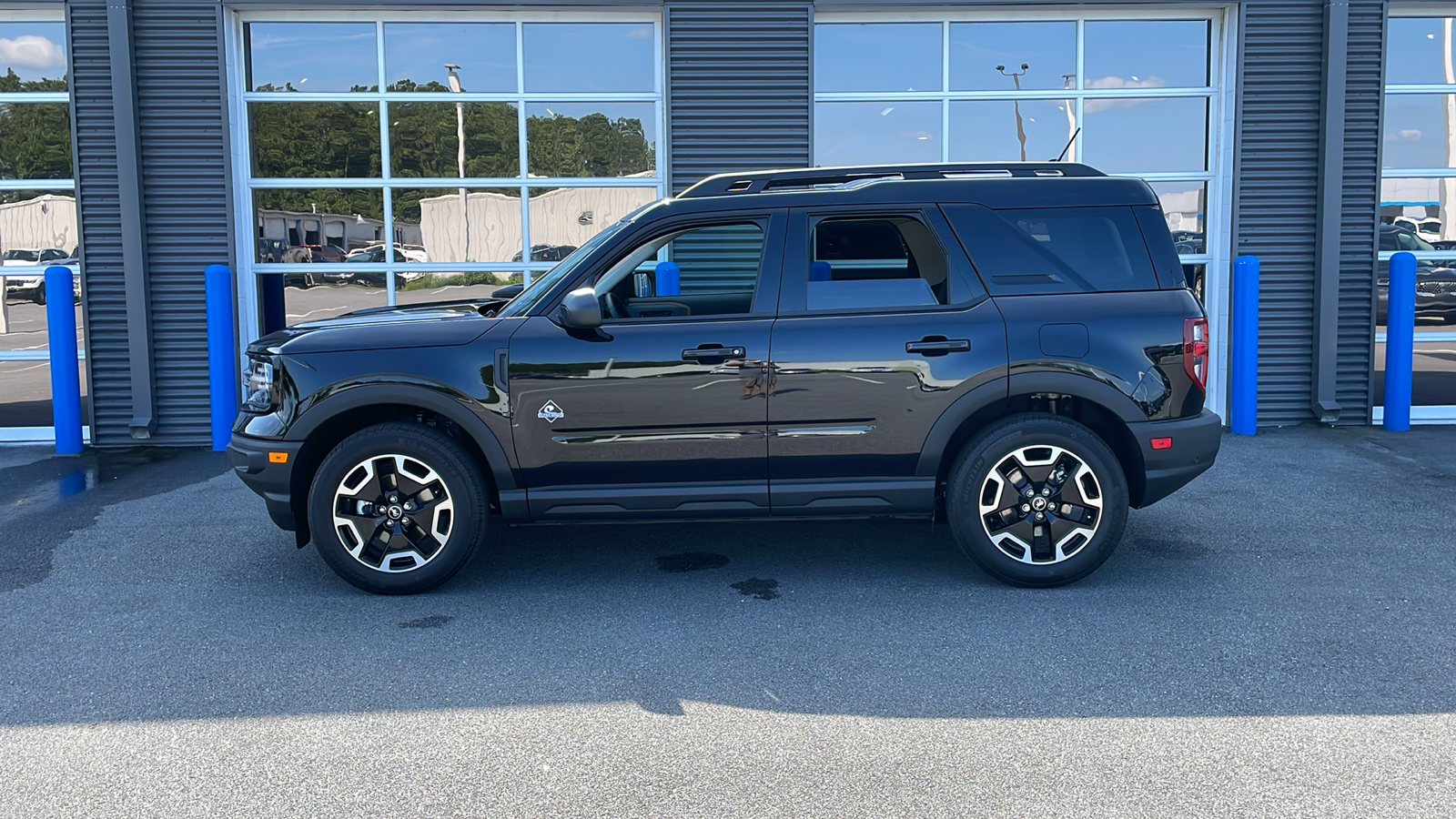 2024 Ford Bronco Sport Outer Banks 2