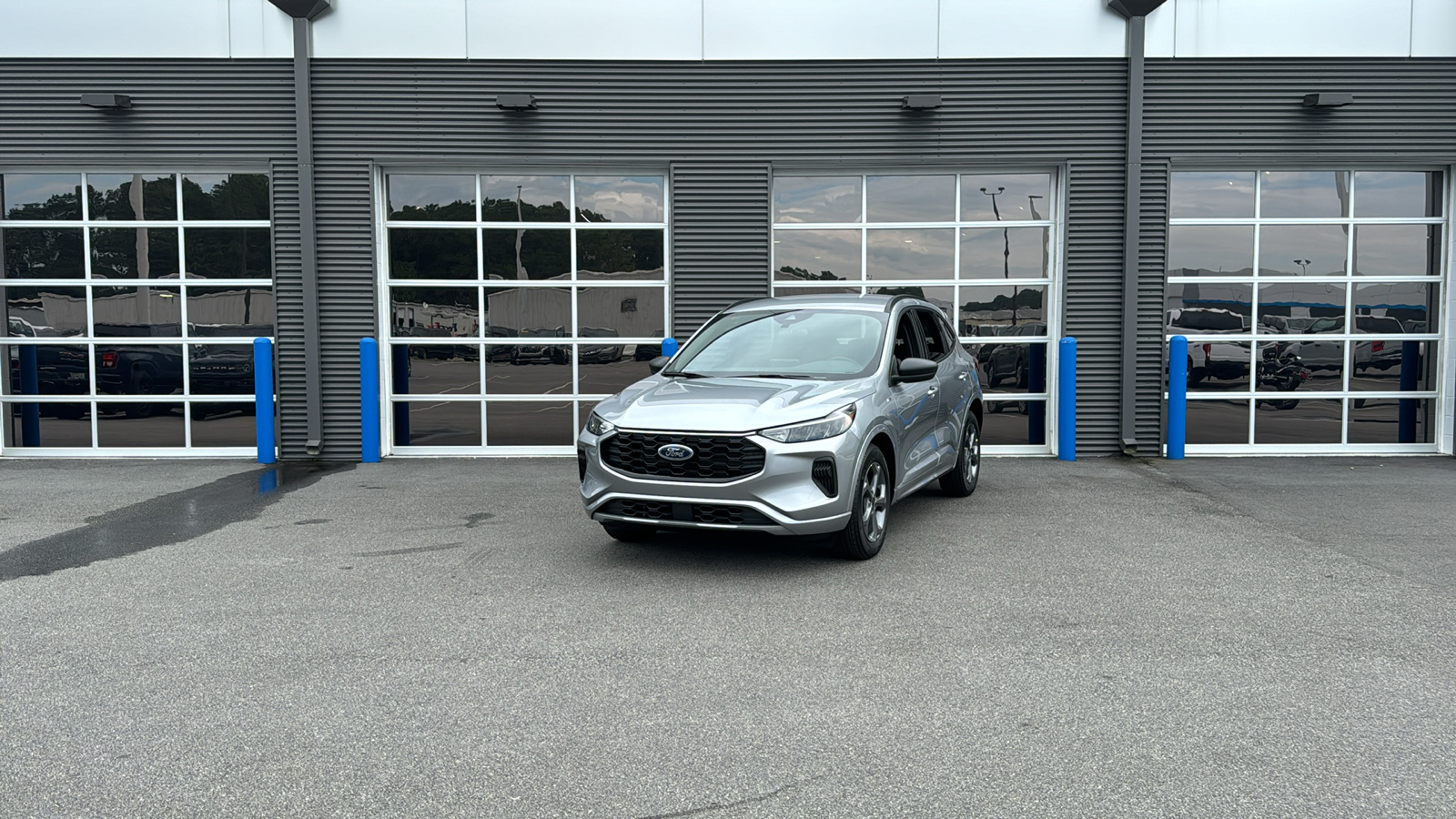 2024 Ford Escape ST-Line 1