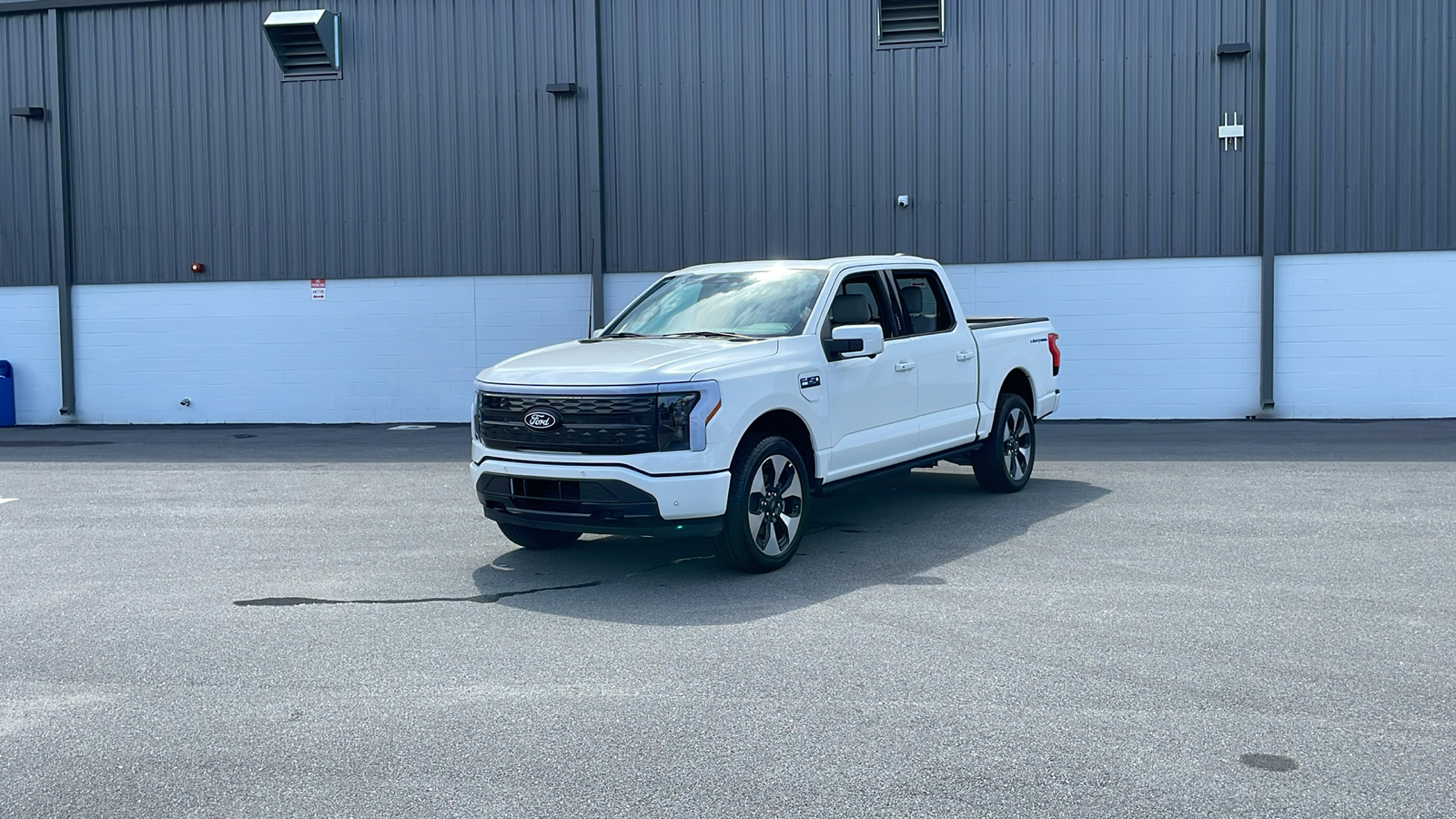 2024 Ford F-150 Lightning Platinum 1