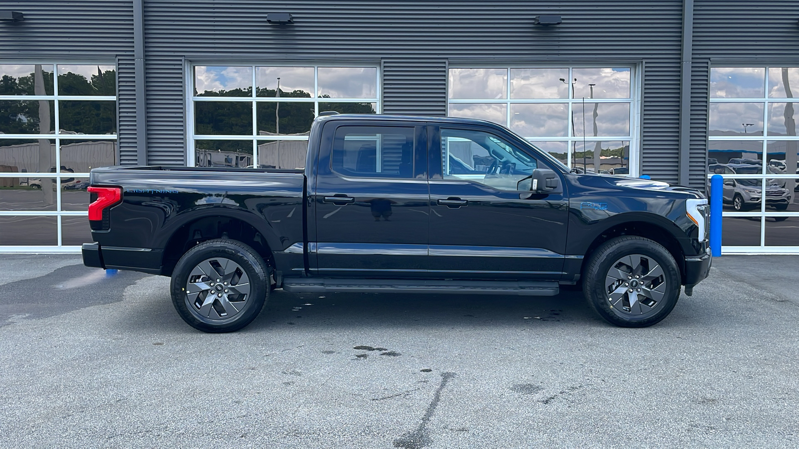 2024 Ford F-150 Lightning Flash 8