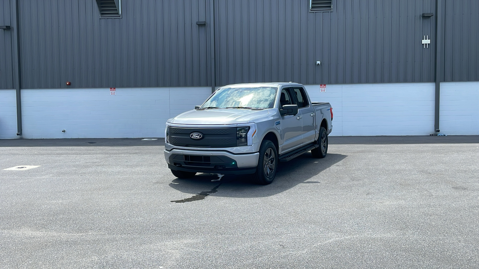 2024 Ford F-150 Lightning Flash 1