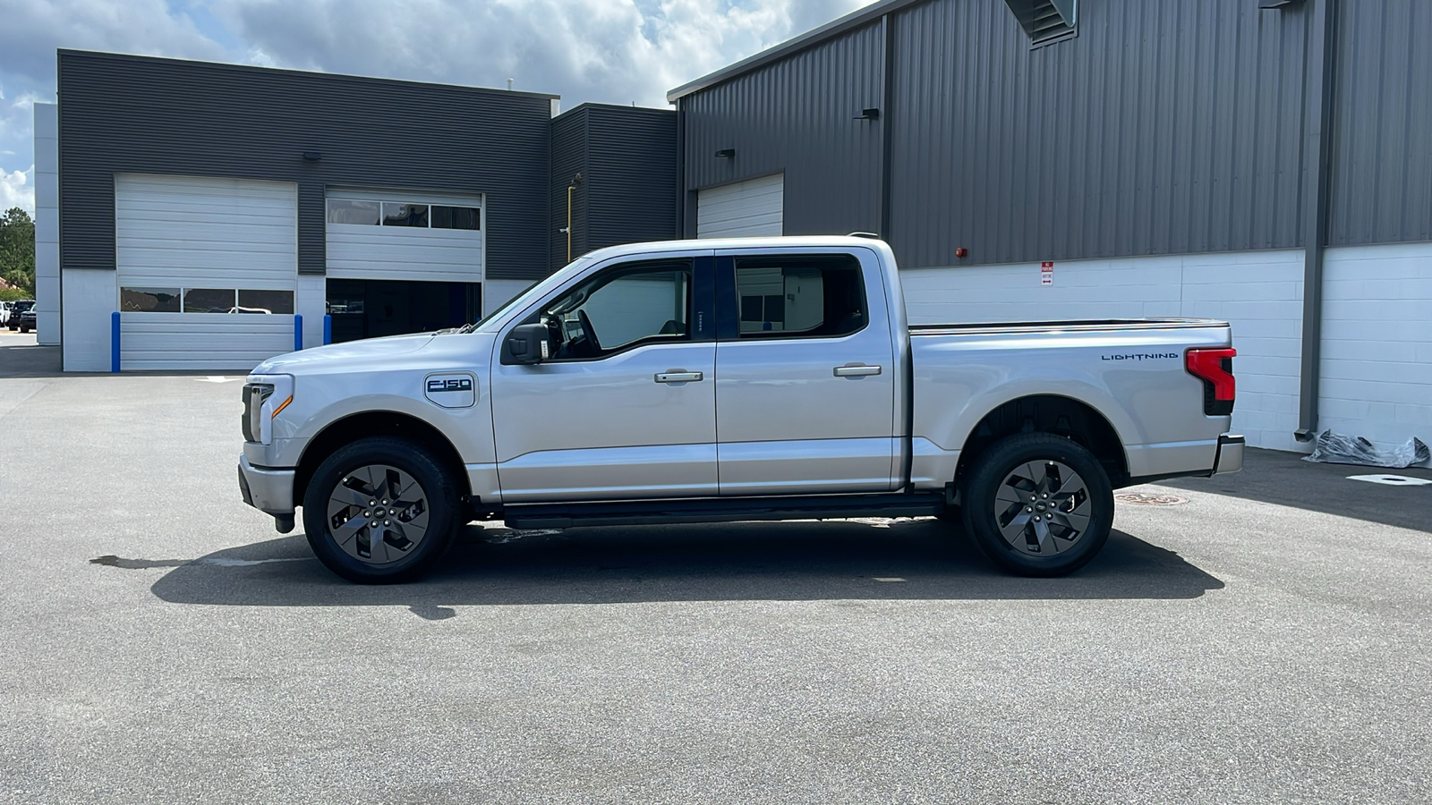 2024 Ford F-150 Lightning Flash 2