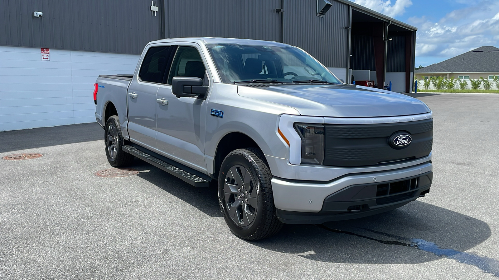 2024 Ford F-150 Lightning Flash 9