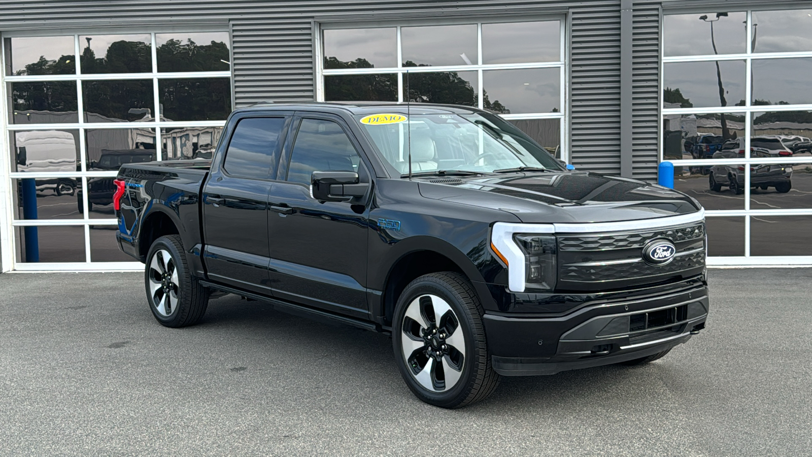 2024 Ford F-150 Lightning Platinum 8