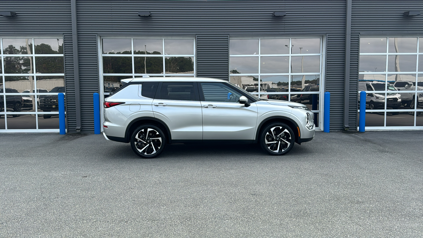 2024 Mitsubishi Outlander SE 8