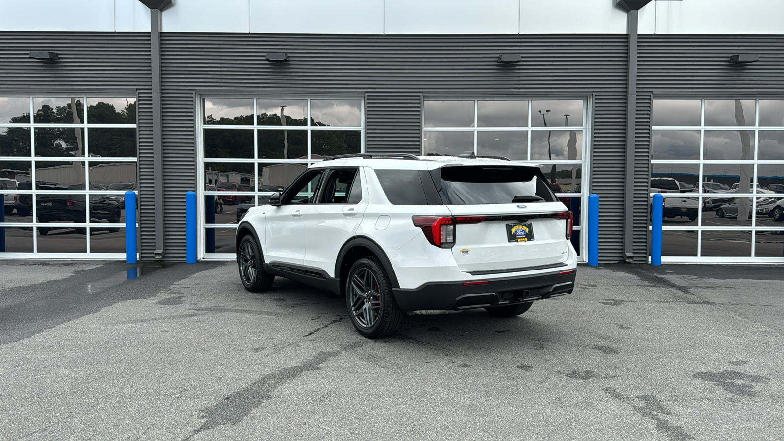 2025 Ford Explorer ST-Line 3