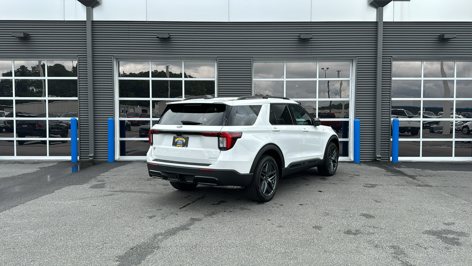 2025 Ford Explorer ST-Line 7