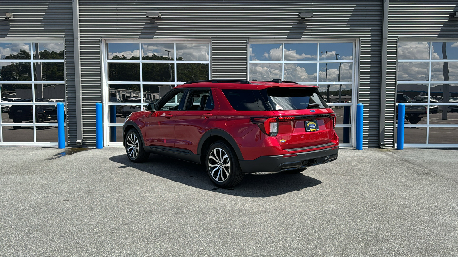 2025 Ford Explorer ST-Line 3