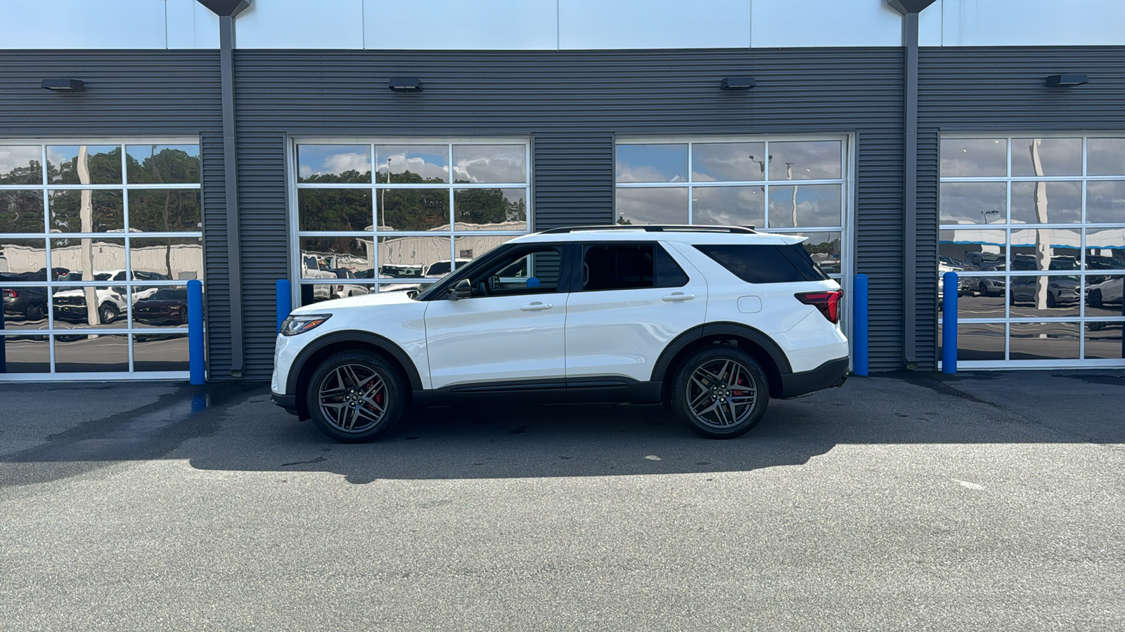 2025 Ford Explorer ST 2