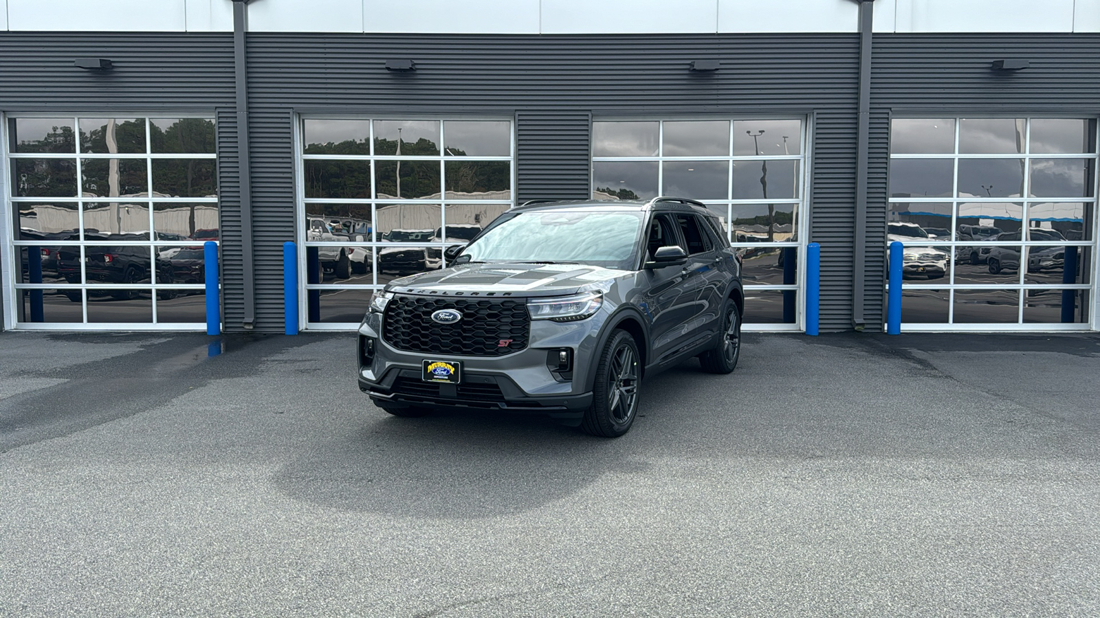 2025 Ford Explorer ST 1