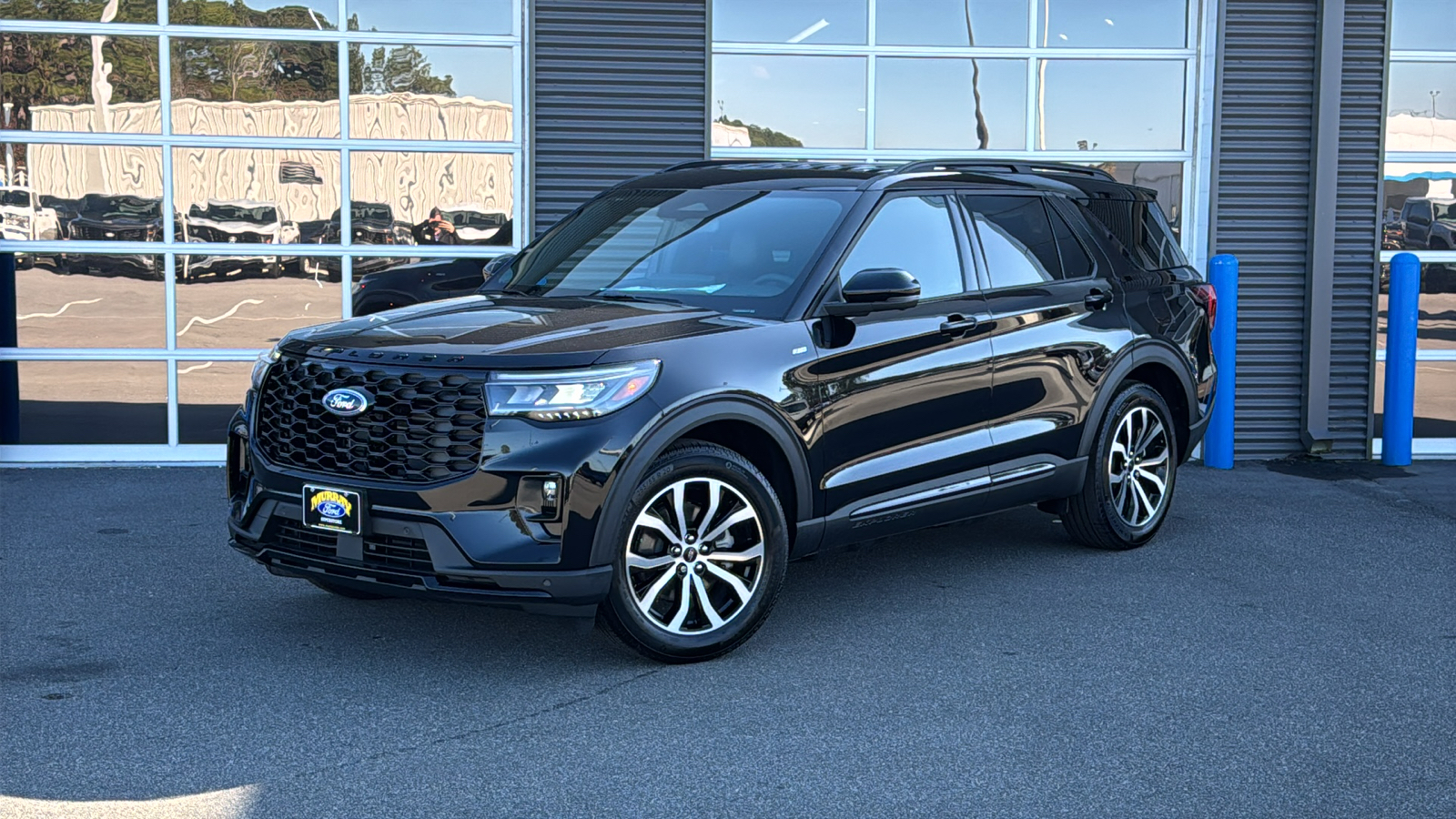 2025 Ford Explorer ST-Line 1