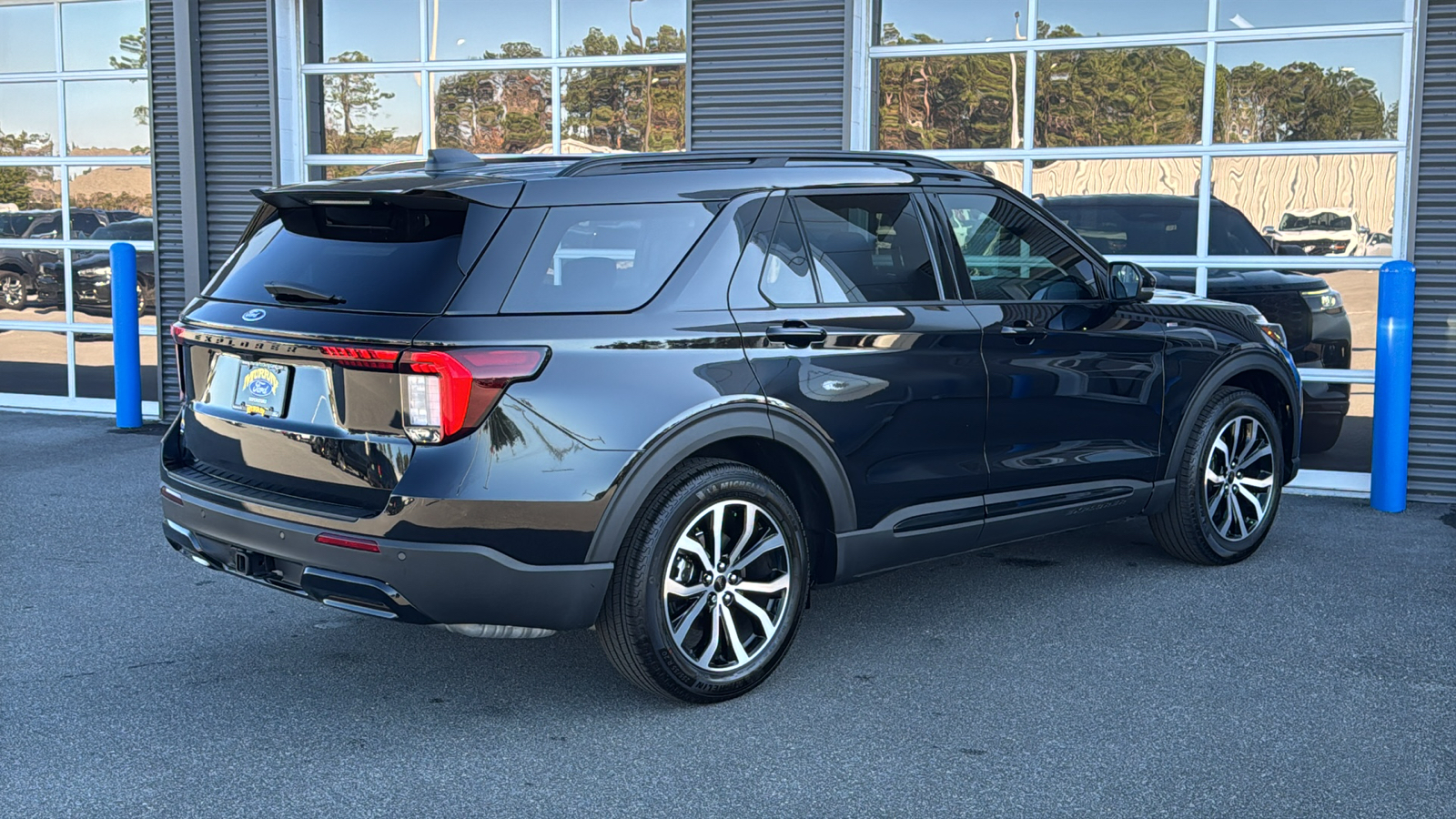 2025 Ford Explorer ST-Line 7