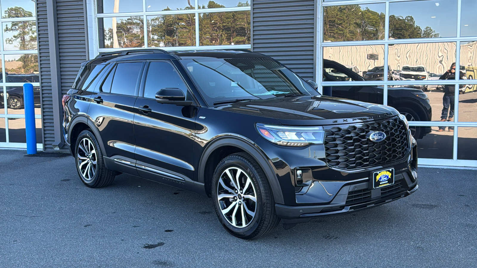 2025 Ford Explorer ST-Line 9