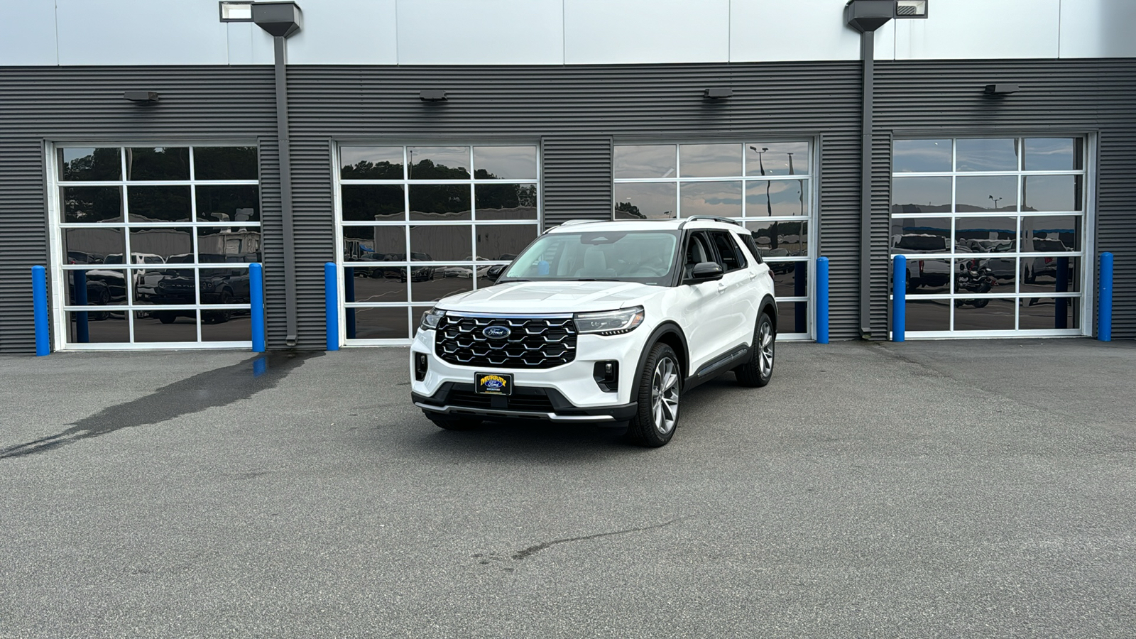 2025 Ford Explorer Platinum 1