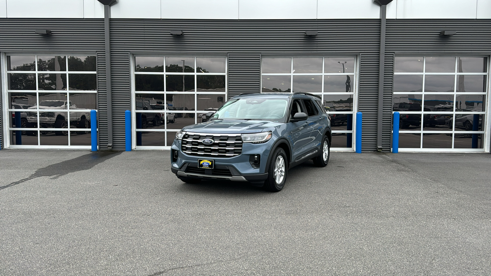 2025 Ford Explorer Active 1