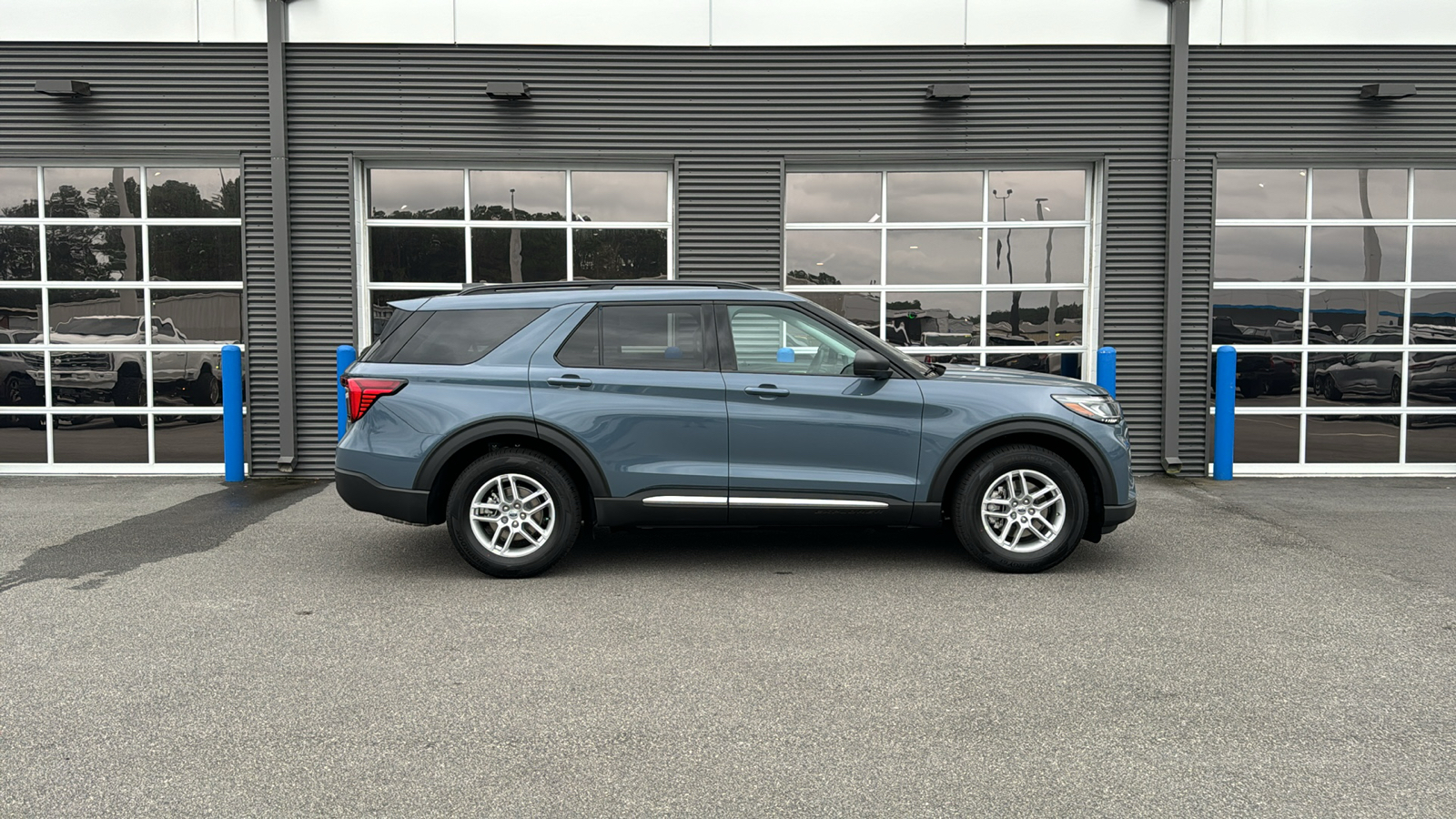 2025 Ford Explorer Active 8