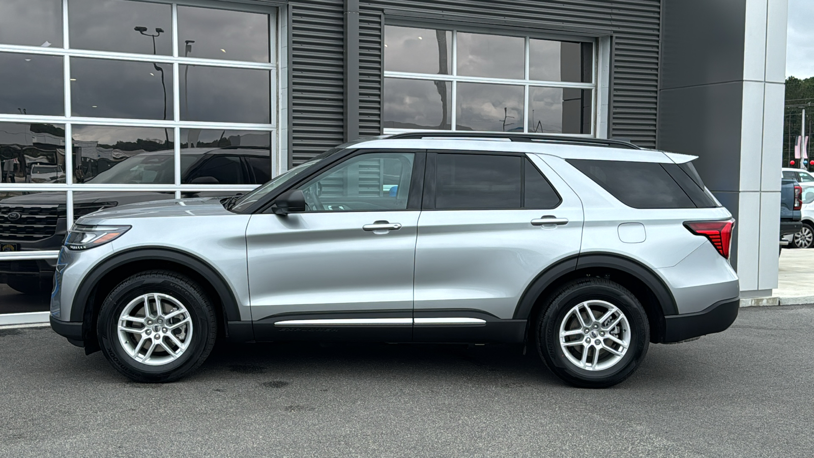 2025 Ford Explorer Active 2