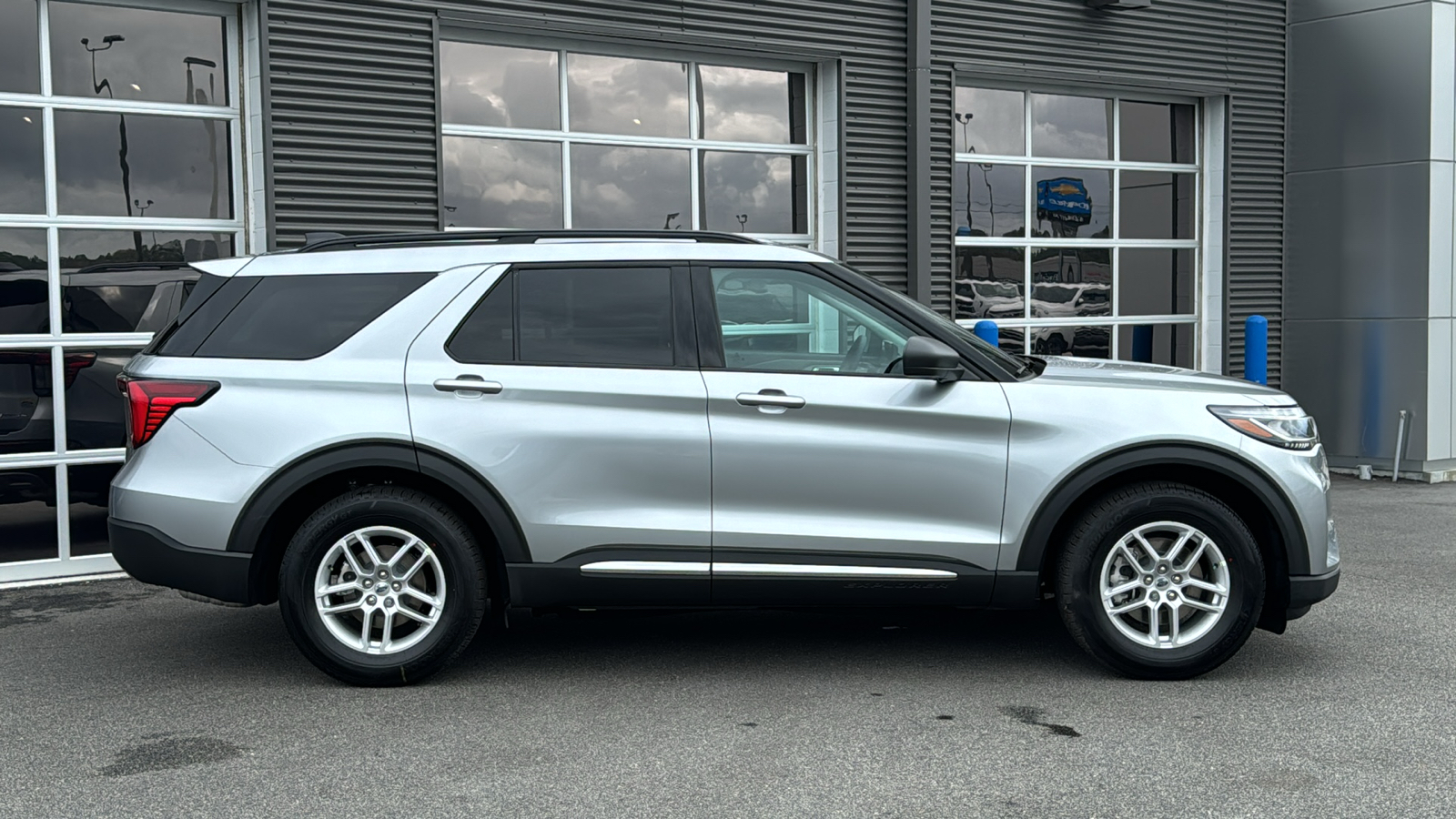 2025 Ford Explorer Active 9