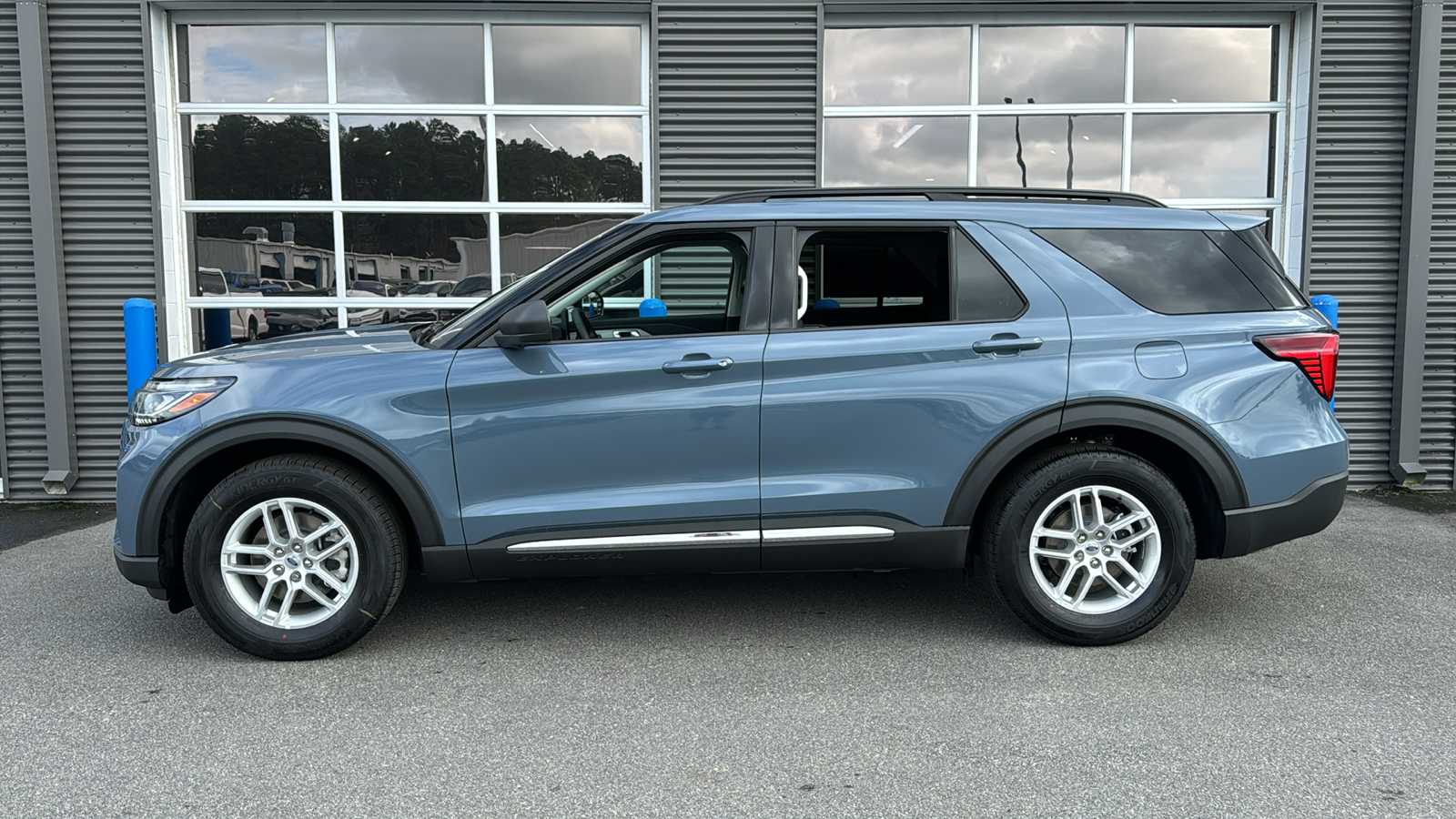 2025 Ford Explorer Active 2