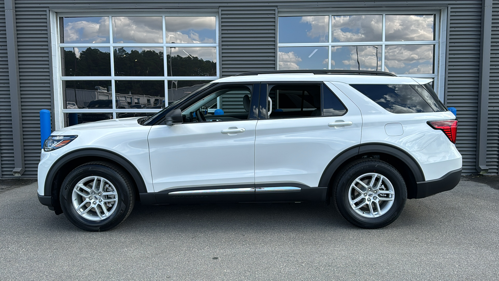 2025 Ford Explorer Active 2