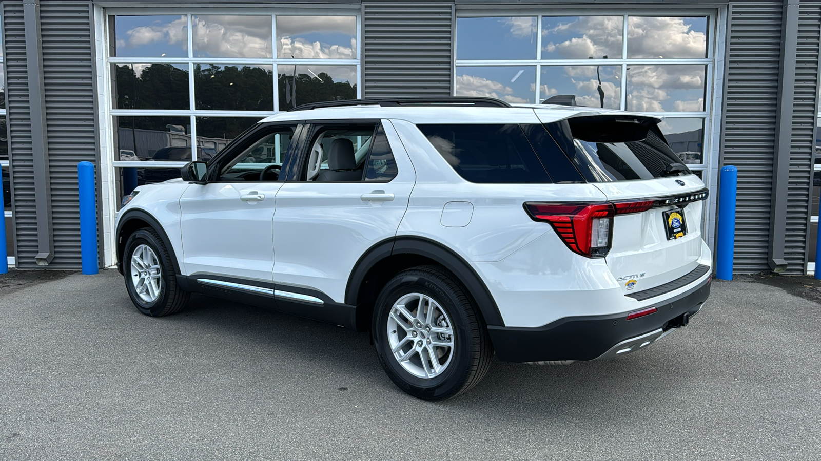 2025 Ford Explorer Active 3