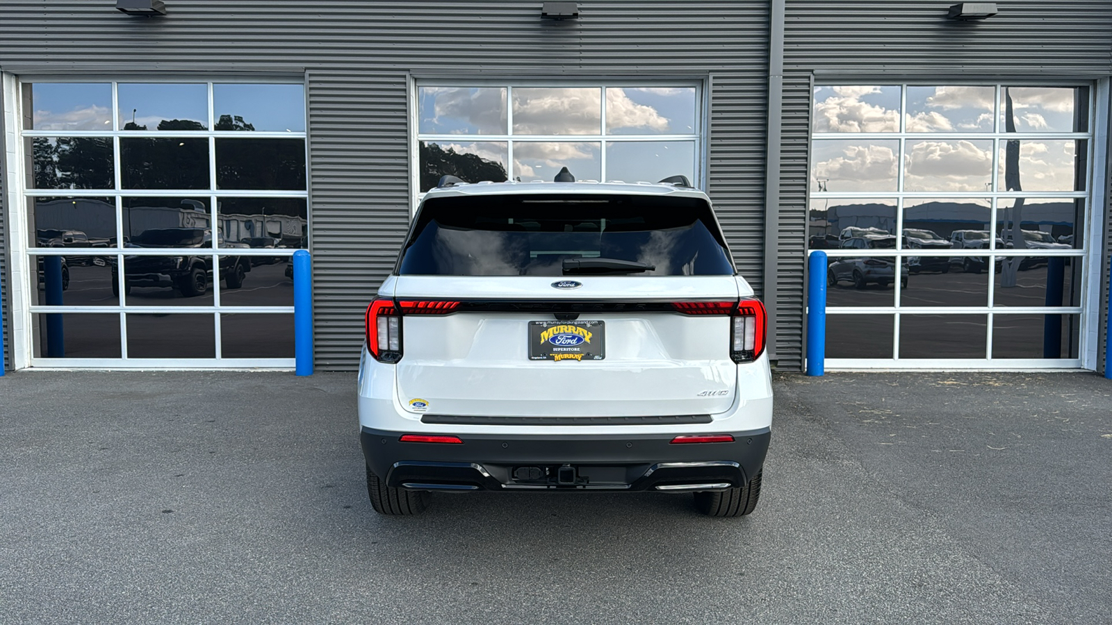 2025 Ford Explorer ST-Line 4