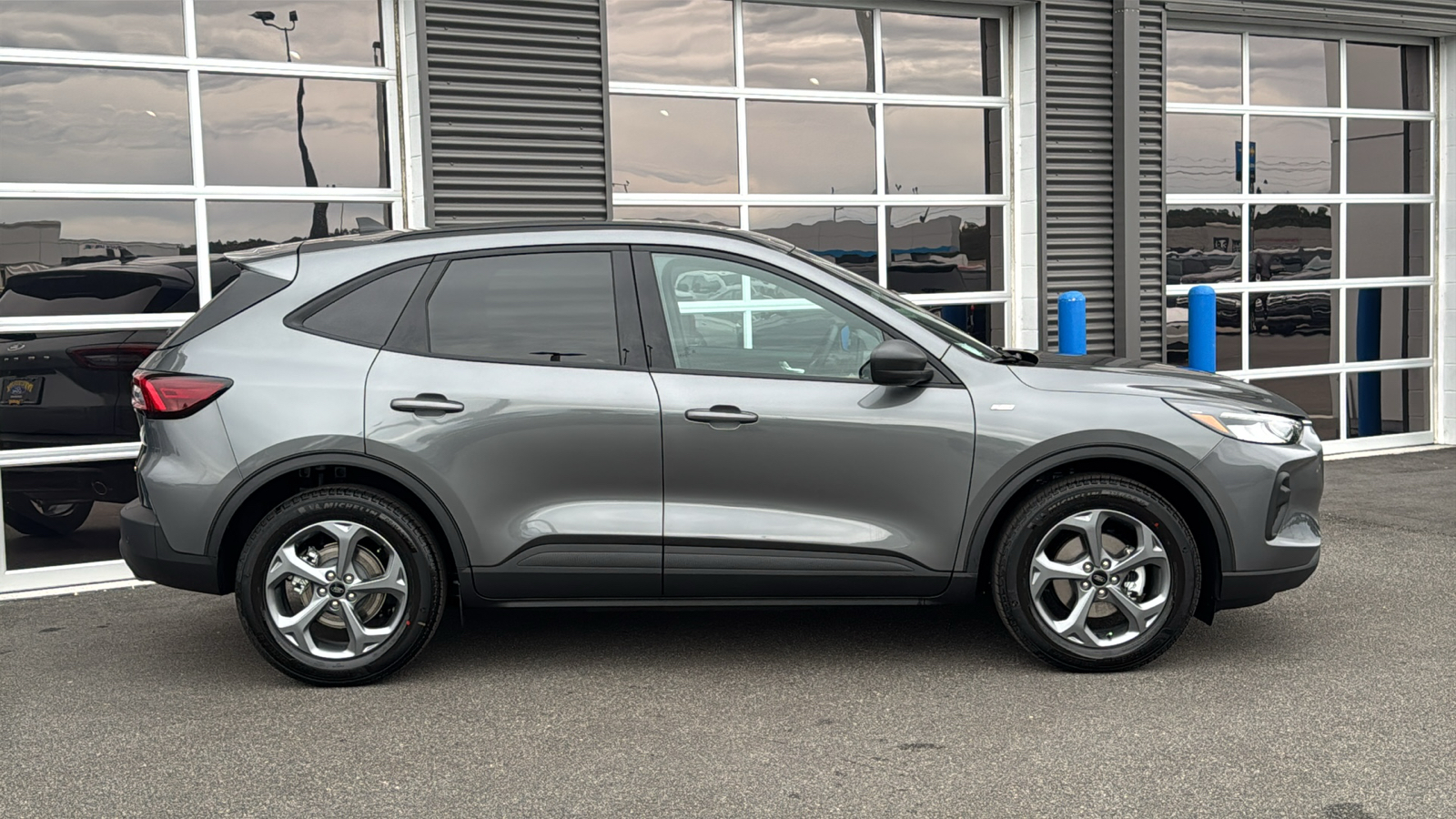 2025 Ford Escape ST-Line 8