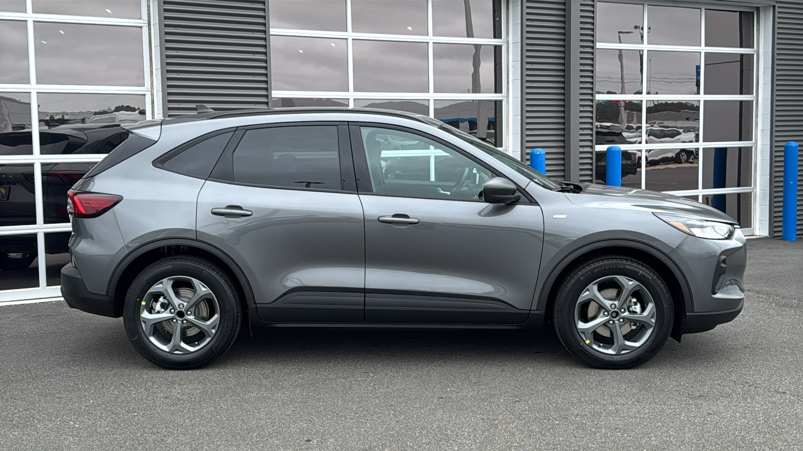 2025 Ford Escape Hybrid ST-Line 9