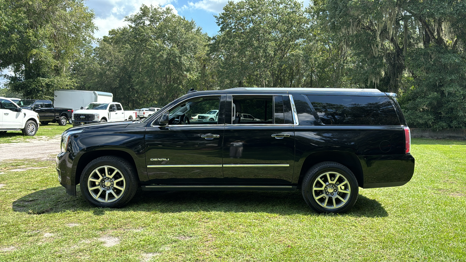 2017 GMC Yukon XL  3