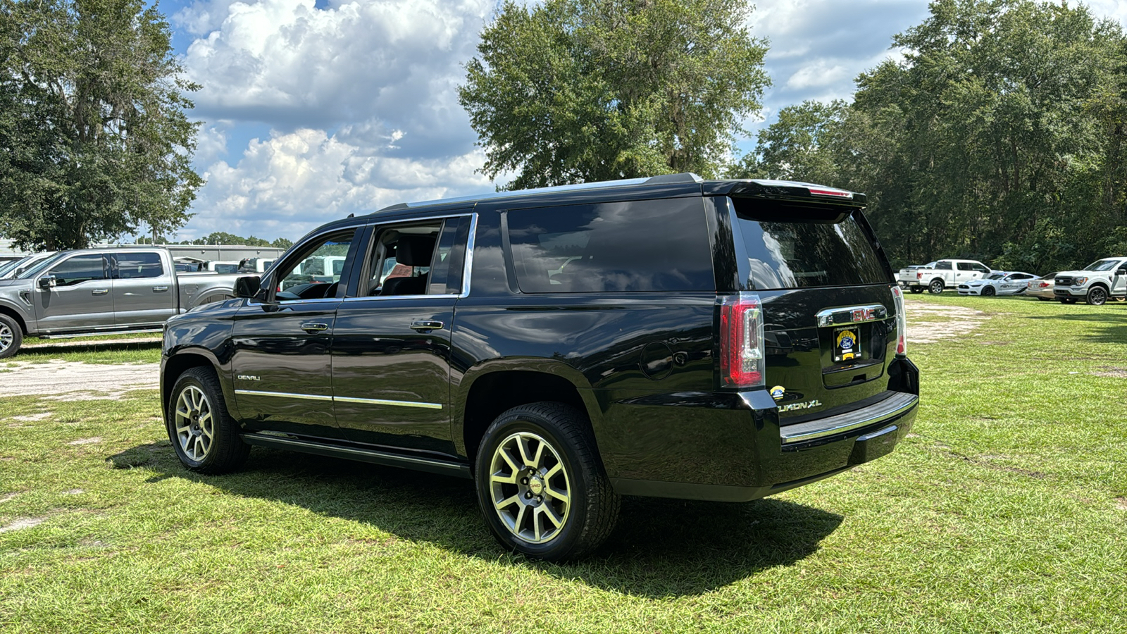 2017 GMC Yukon XL  4