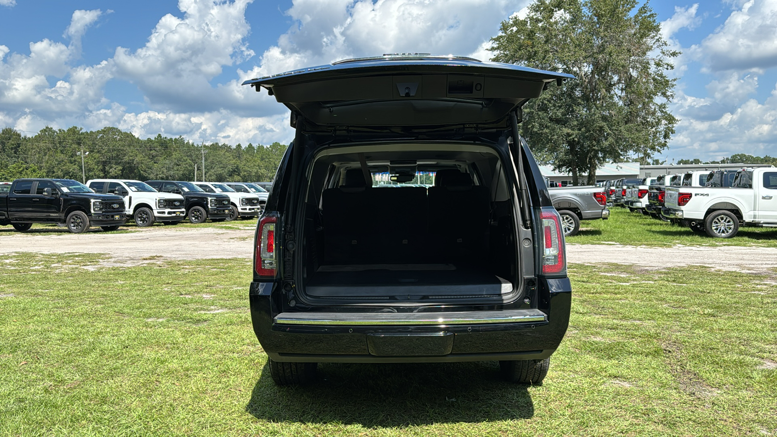 2017 GMC Yukon XL  6