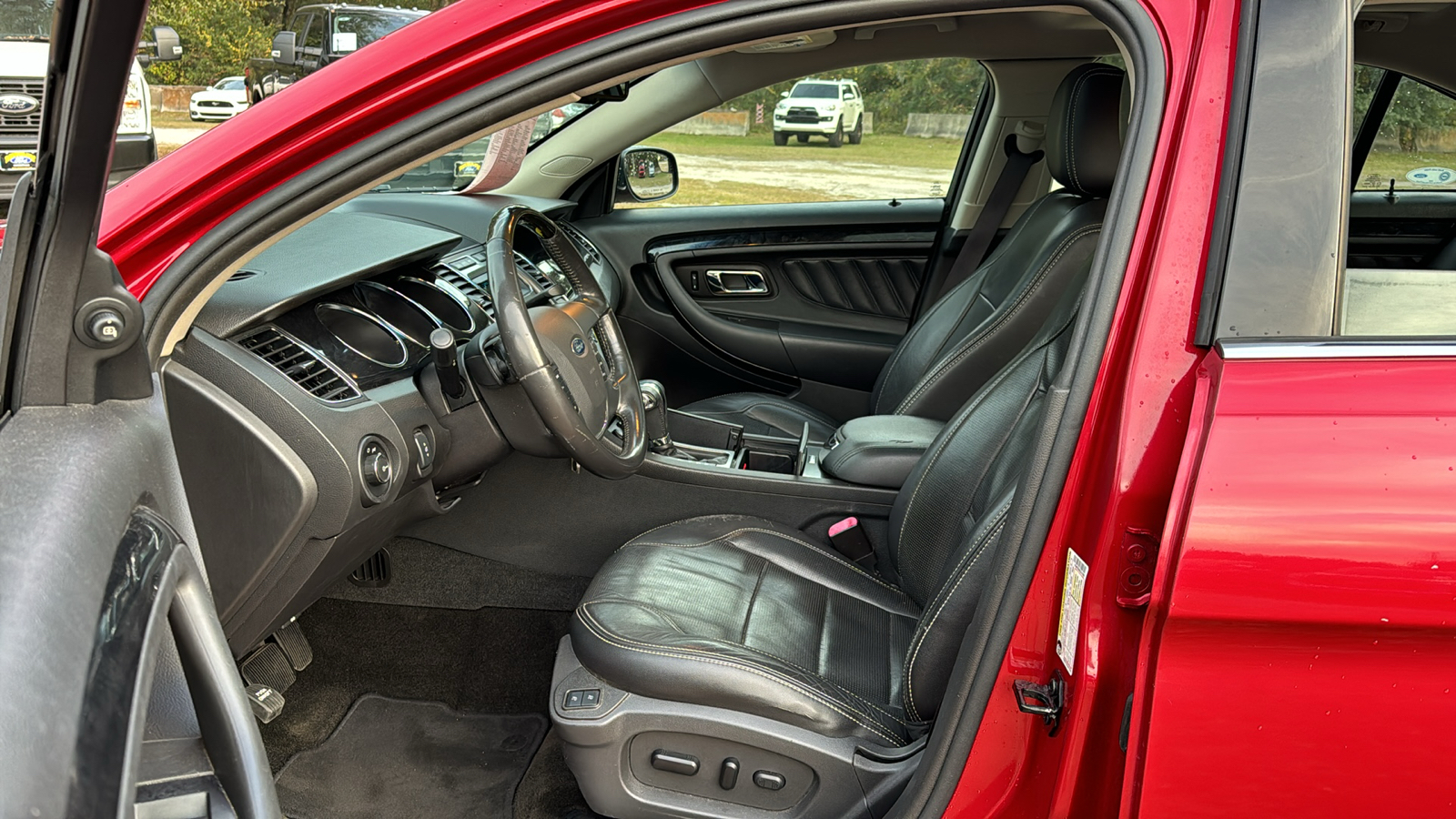 2012 Ford Taurus Limited 12