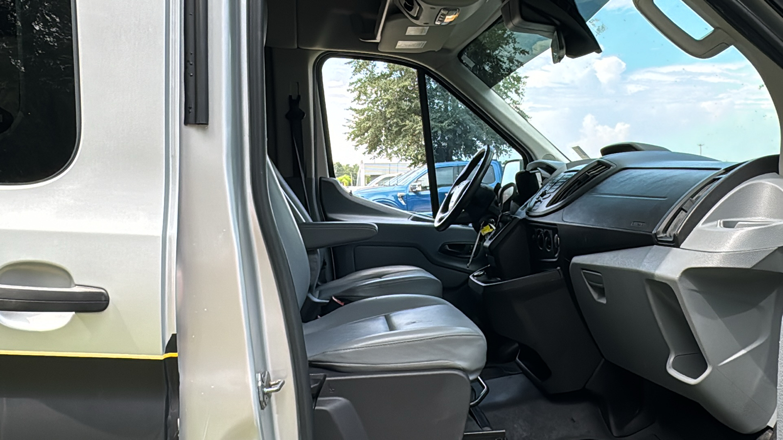 2017 Ford Transit-350 XL 10