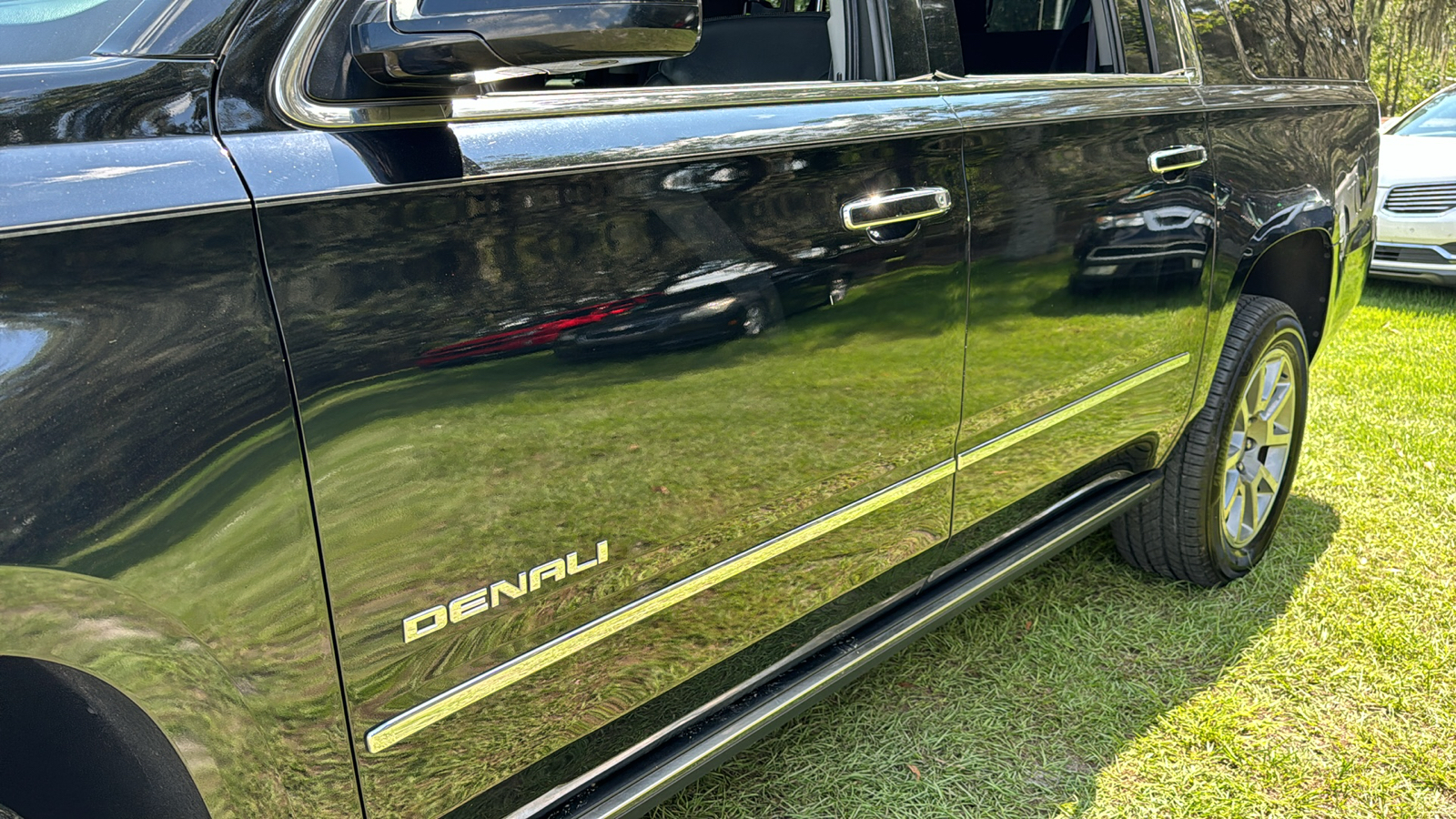 2017 GMC Yukon XL Denali 14