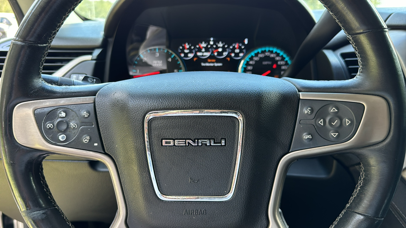 2017 GMC Yukon XL Denali 26