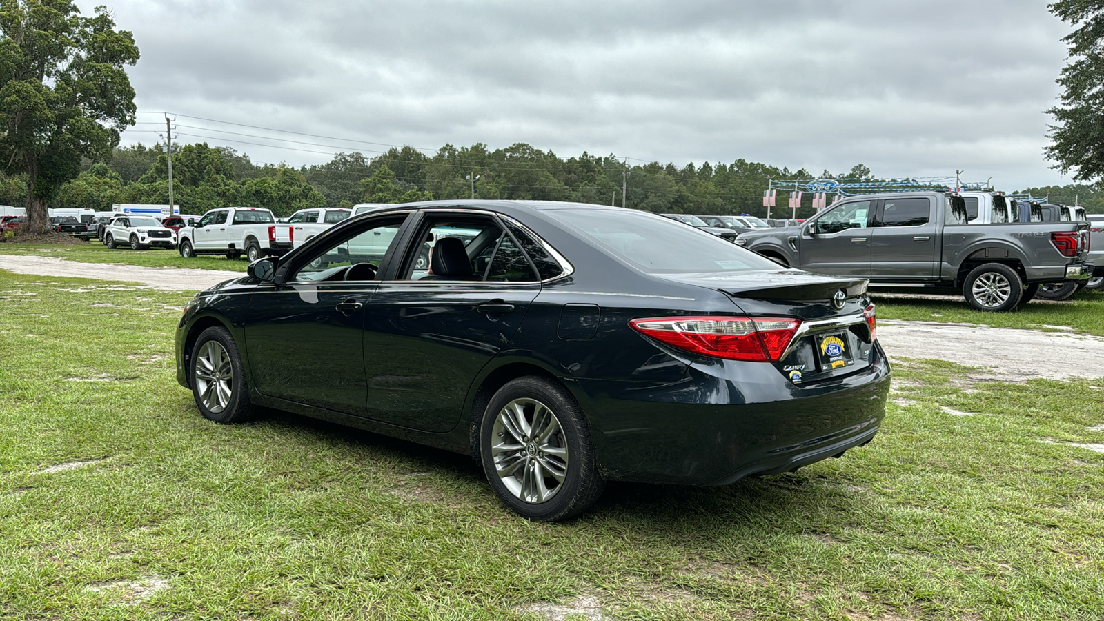 2017 Toyota Camry SE 4