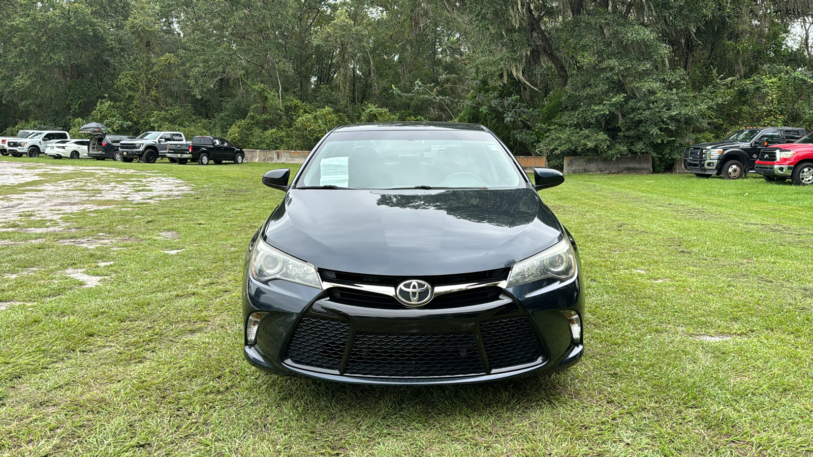 2017 Toyota Camry SE 10