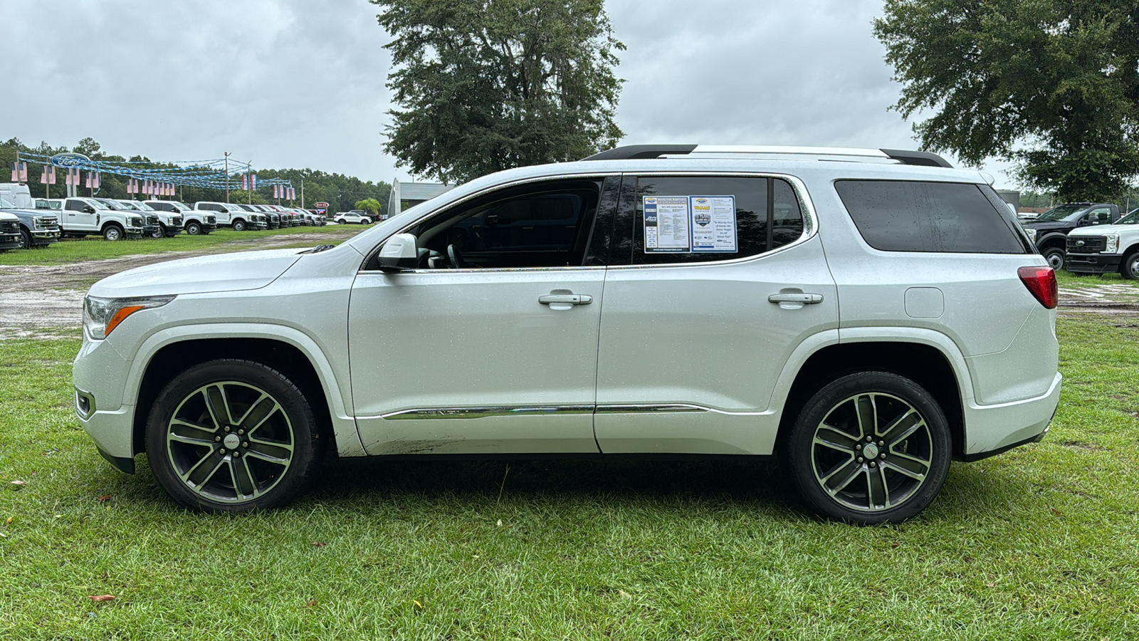 2017 GMC Acadia Denali 3