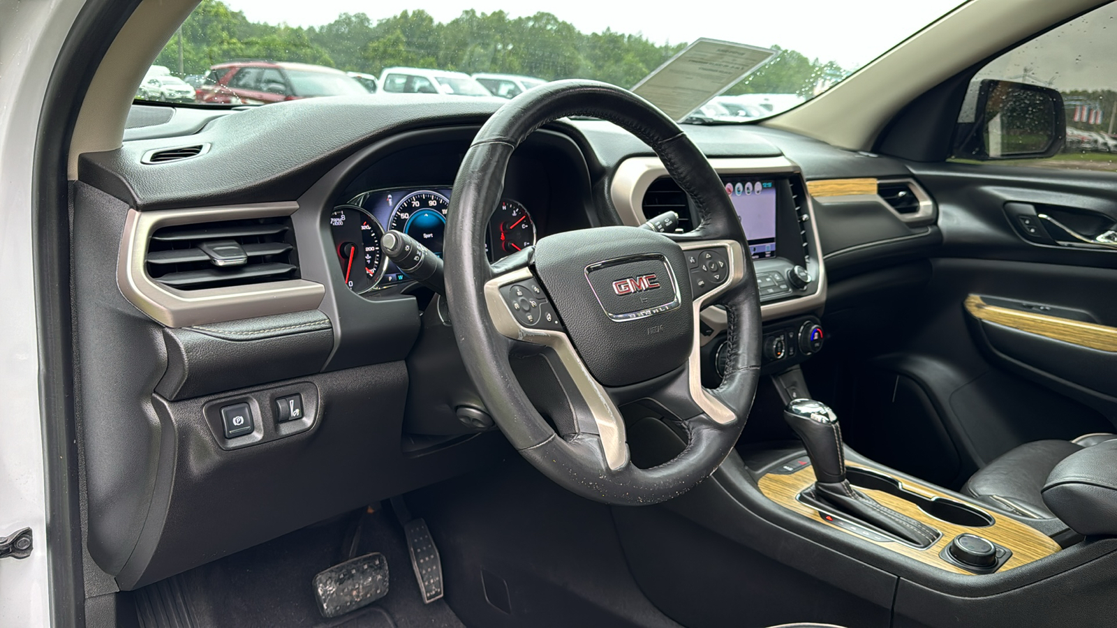 2017 GMC Acadia Denali 34