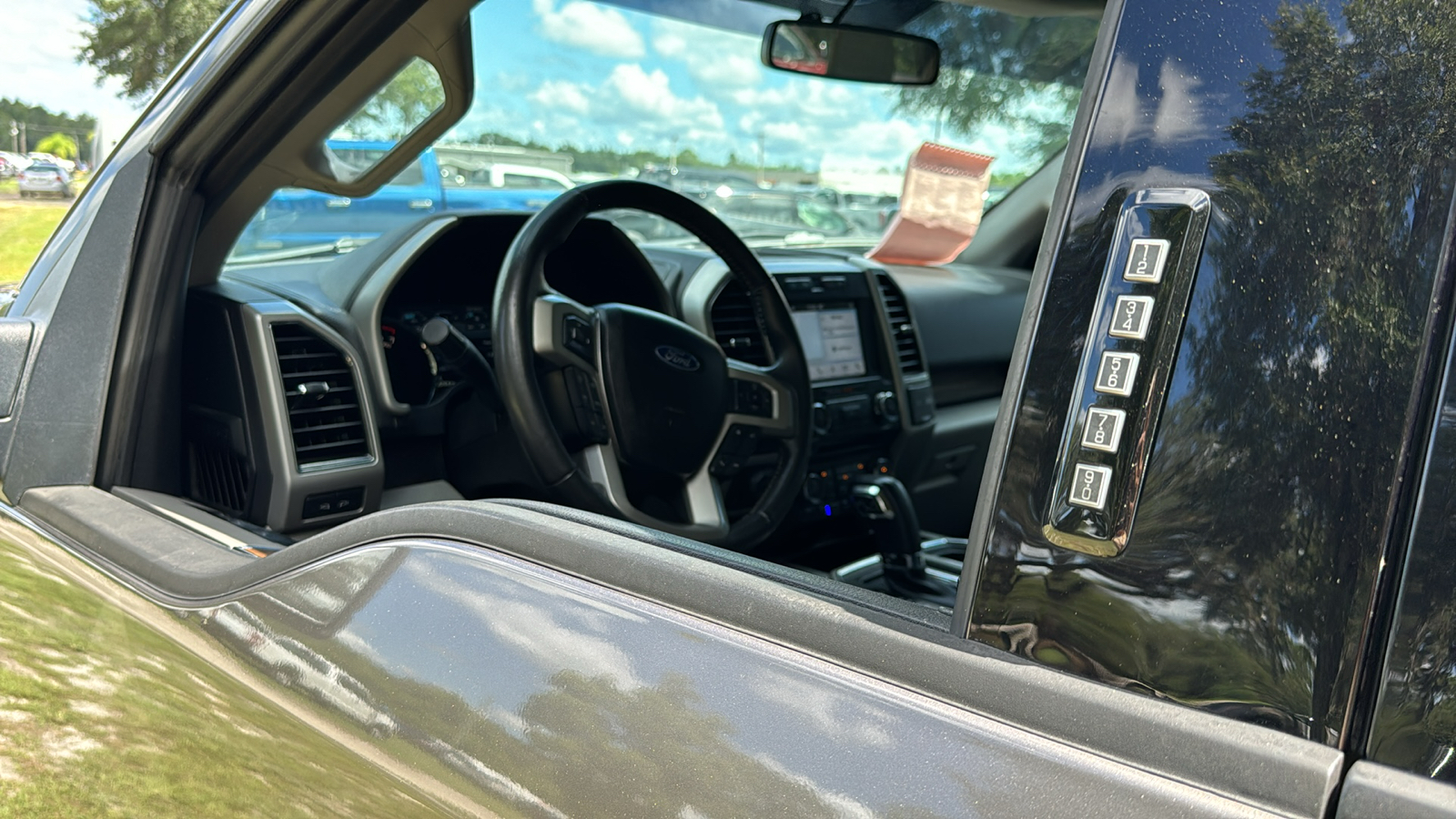 2018 Ford F-150 Lariat 13