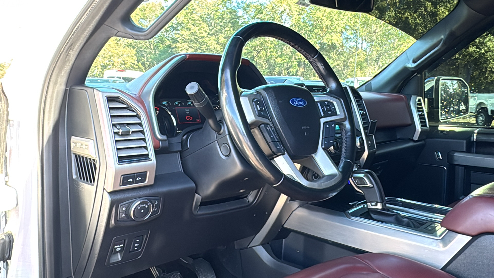 2018 Ford F-150 Platinum 37