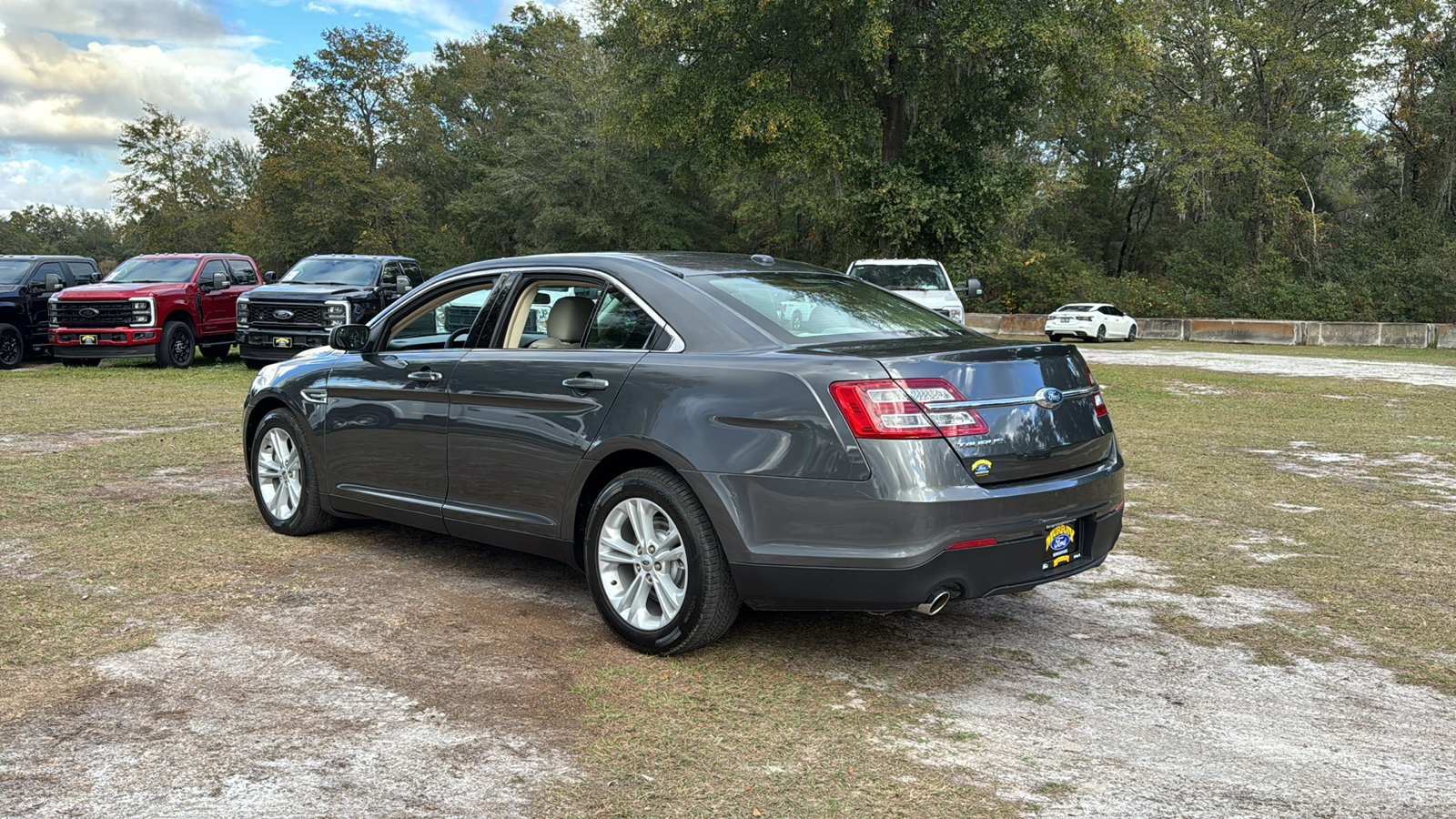 2018 Ford Taurus SE 4