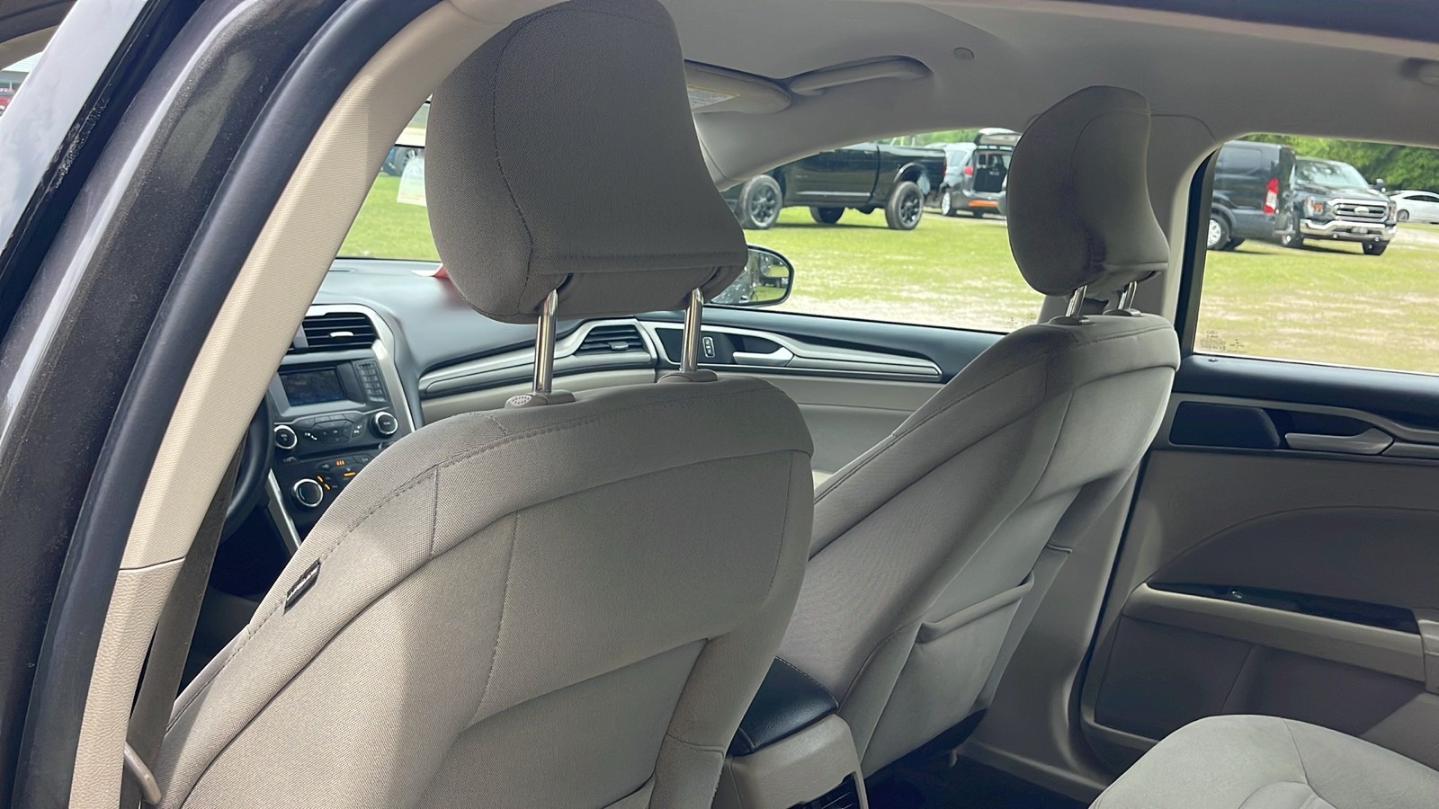 2018 Ford Fusion Hybrid SE 12